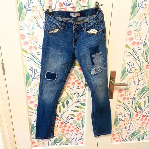 ๐ฃ Cabi Slim Boyfriend Patch Jeans โ Size 2 | Distressed Denim - Picture 2 of 9